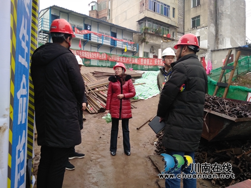 泸县潮河镇组织开展在建工程安全大检查(图2)