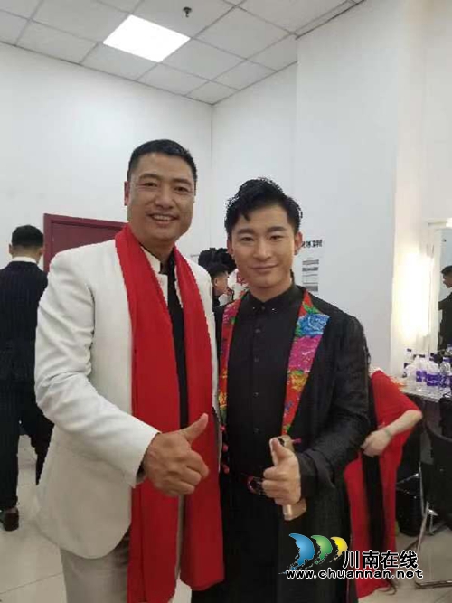 泸州歌手走上央视元旦晚会&nbsp;同唱《相亲相爱》(图4)