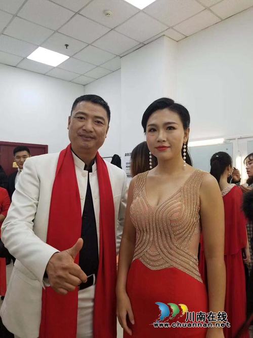 泸州歌手走上央视元旦晚会&nbsp;同唱《相亲相爱》(图9)