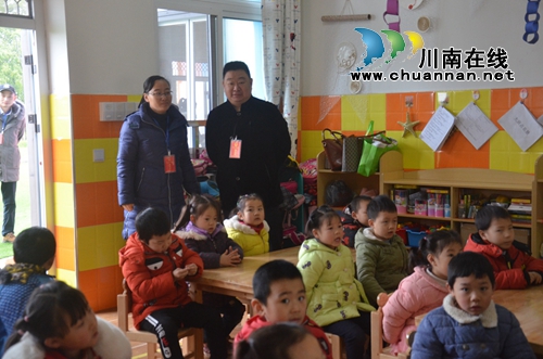 江阳区华阳街道人大工委、政协委员联络组联合开展视察调研活动(图4)