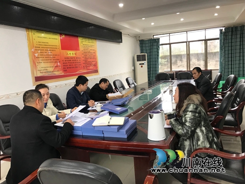 泸县交通局、公安局对立石镇道路交通安全管理工作进行考核(图1) 泸县交通局、公安局对立石镇道路交通安全管理工作进行考核(图1)