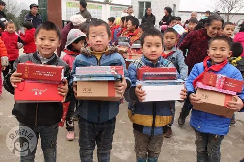 送温暖献爱心找童趣&nbsp;古蔺山村邀请您过腊八节(图5)