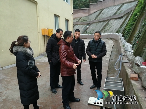 陈益良到合江九支中学督查泔水处理工作(图1)