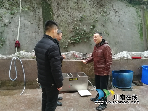 陈益良到合江九支中学督查泔水处理工作(图2)