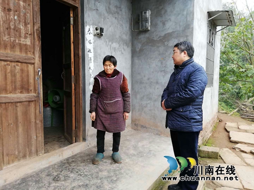 泸县太伏镇党委书记带队督查脱贫攻坚工作(图3)