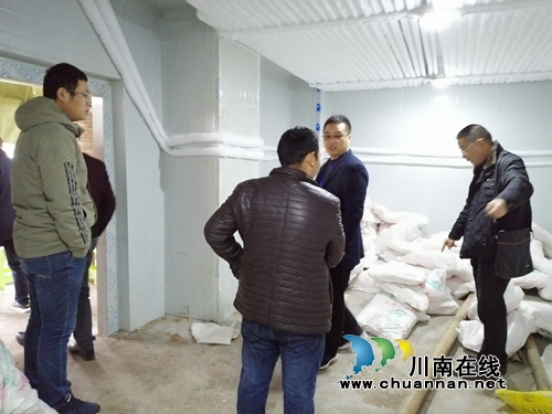 泸县食药监局到潮河镇督导冷冻食品安全工作(图3)