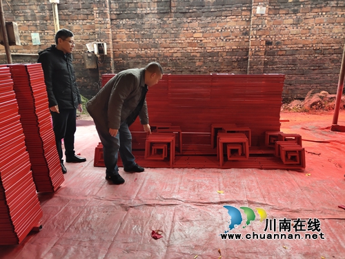 泸县城管执法局开展2019年春节氛围营造工作安全生产检查(图3)