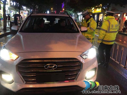 宜宾筠连交警大队持续开展酒驾整治行动(图1)