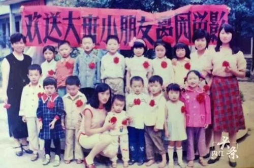 内江女子几十年如一日&nbsp;无偿照顾困难孩子老人(图2)