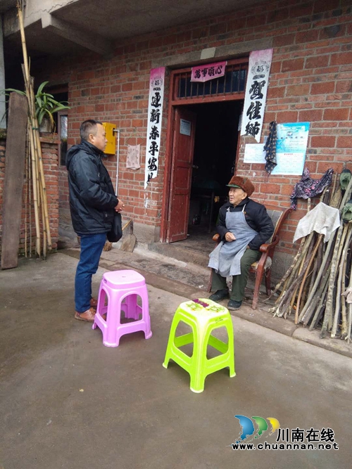 泸县海潮镇关爱空巢老人&nbsp;&nbsp;让他们感受到温暖(图1)