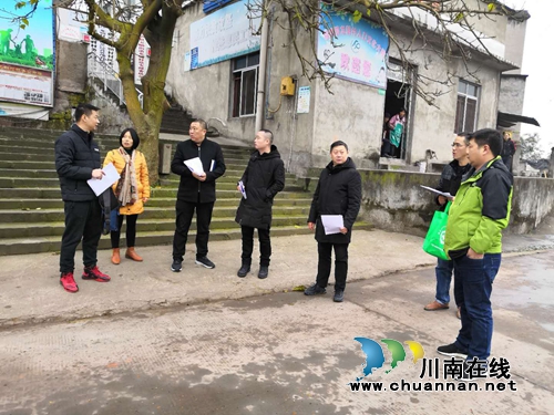 杨双全到泸县玉蟾街道督导脱贫攻坚工作(图1)