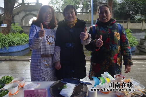 江阳区华阳街道瓦窑坝社区开展“风味瓦窑坝·邻里一家亲”元旦厨艺大比拼活动(图2)