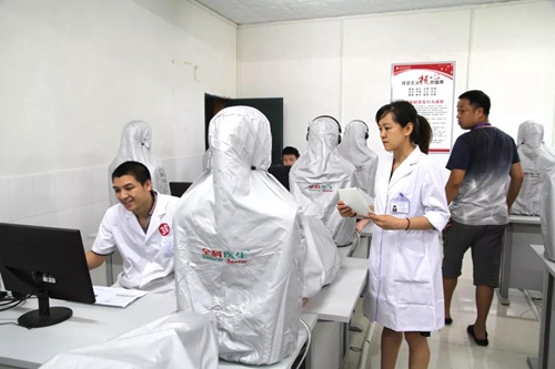 国家医师资格考试实践技能考试在西南医大开考(图2)