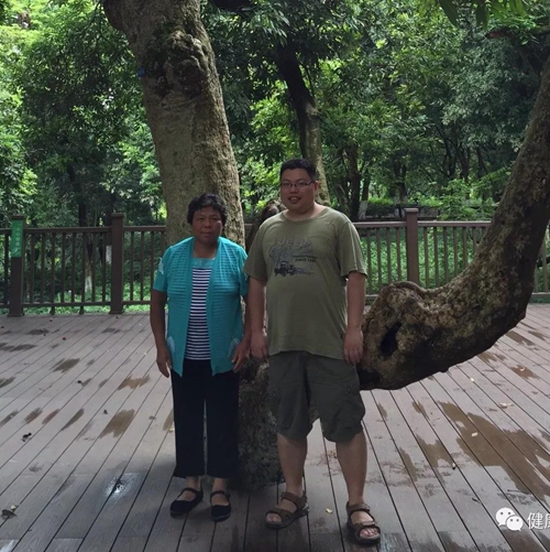 我国中西部地区第一位肛肠专业博士扎根泸州(图2)