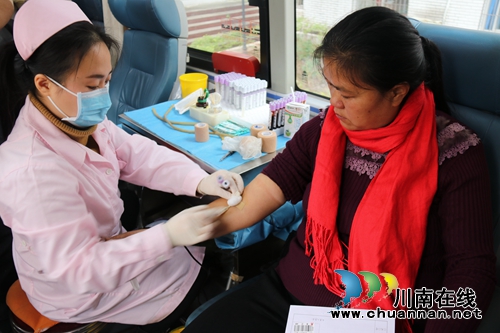 泸县百和镇无偿献血温暖寒冬(图1)