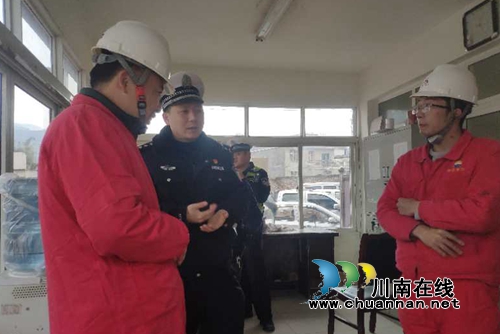 宜宾筠连交警大队深入源头企业开展安全生产突出检查(图2)