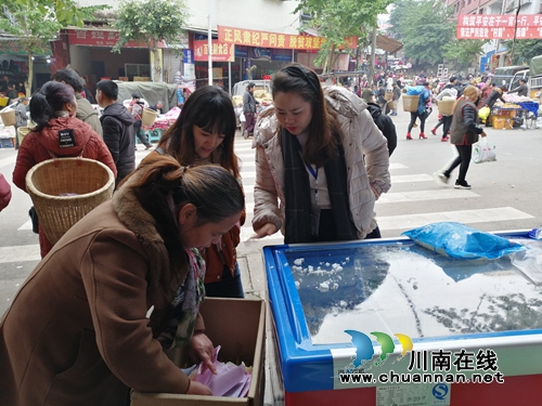 泸县潮河镇组织开展腌腊肉制品食品安全专项检查(图2)