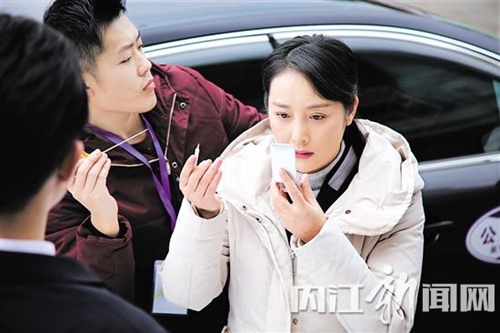 电影《庭审笔记——村居法律顾问》在内江杀青(图3)