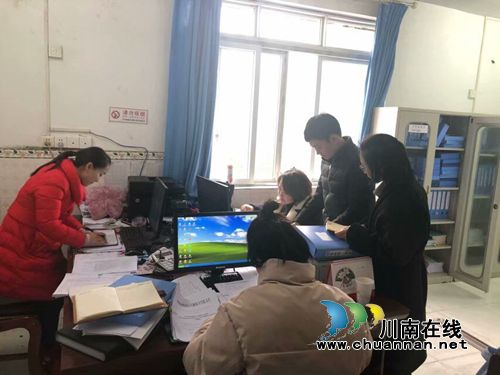纳溪区天仙镇卫生院接受全民预防保健和家庭医生工作评估(图2)
