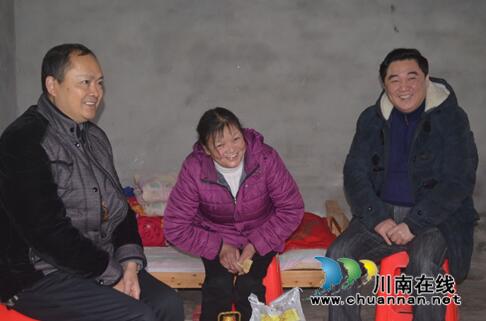 宜宾南溪区领导到留宾乡慰问困难群众(图1)