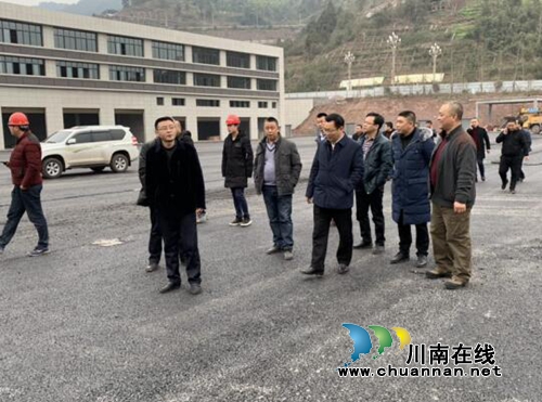 古蔺县委书记李万忠带队检查建筑施工安全生产工作(图1)