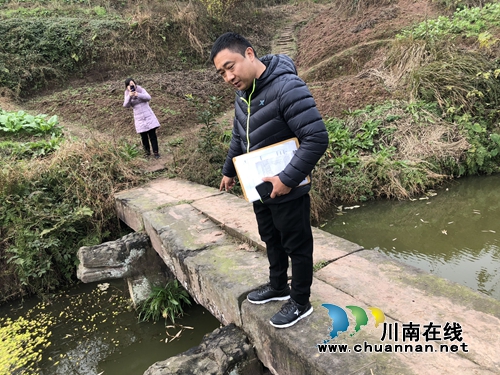 泸县文体新广局到百和镇检查国家级文物保护单位安全情况(图1)