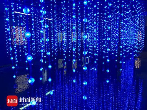 潮拍乐园+冰雪奇缘&nbsp;自贡灯会变身网红打卡地(图1)