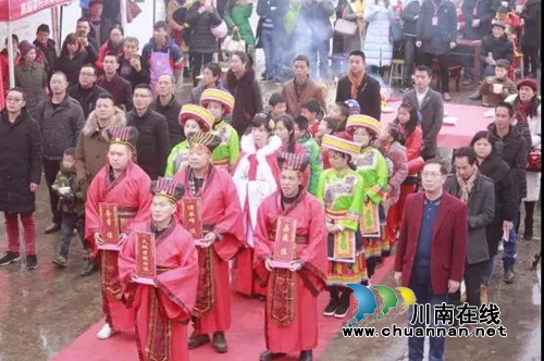 喝岳母粥传承中国文化&nbsp;古蔺桂香村腊八节很特别(图1)