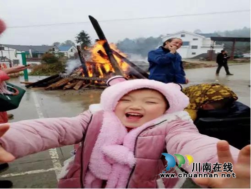 喝岳母粥传承中国文化&nbsp;古蔺桂香村腊八节很特别(图2)