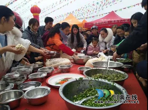 喝岳母粥传承中国文化&nbsp;古蔺桂香村腊八节很特别(图13)