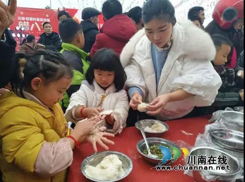 喝岳母粥传承中国文化&nbsp;古蔺桂香村腊八节很特别(图14)