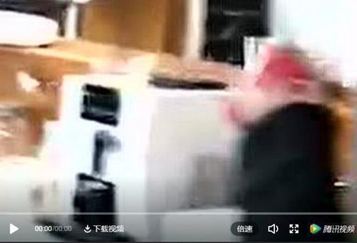 网友爆料：泸州美食文旅街售楼部遭人围观！(图3)