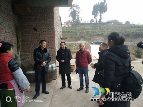 张福荣到泸县太伏镇调研脱贫攻坚工作(图1)