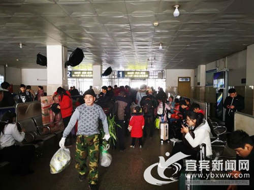 保障春运&nbsp;宜宾火车站春运期间开行列车18趟(图2)