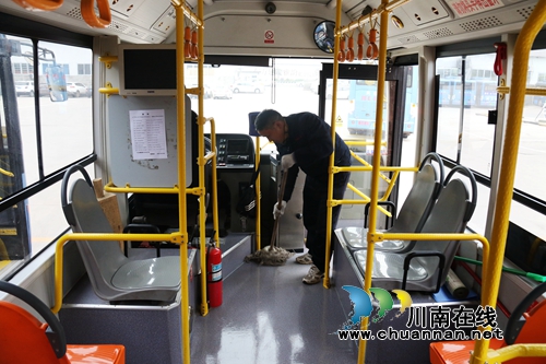龙马潭：全域公交返乡农民工服务点温暖回家路(图4)