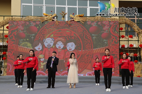 自编自演&nbsp;泸县天兴“我要上村晚”村民乐翻天(图3)