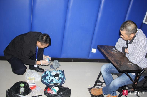 宜宾禁毒民警抓捕毒贩被刺伤&nbsp;毒贩有艾滋病(图2)