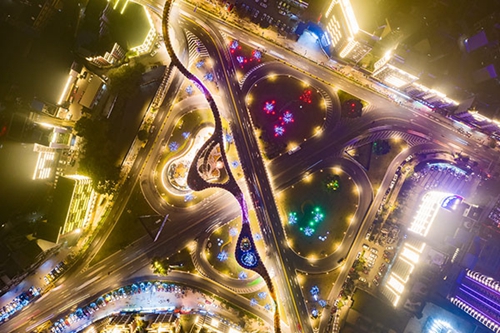 川南首座大型艺术景观天桥在自贡大安建成(图2)