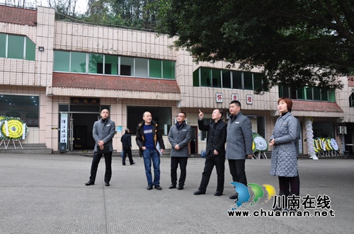 泸州市民政局领导到市殡仪馆查安全(图1)