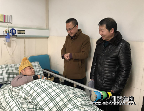 纳溪区东升街道慰问计生困难家庭(图1)