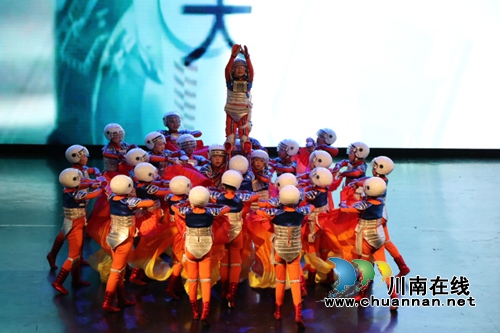 泸州十八中学生舞蹈节目喜登市少儿春晚舞台(图1)