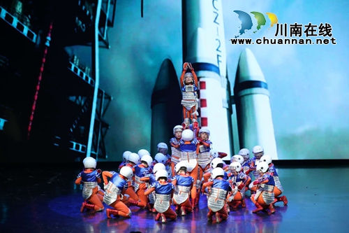 泸州十八中学生舞蹈节目喜登市少儿春晚舞台(图2)