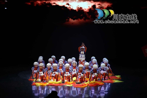 泸州十八中学生舞蹈节目喜登市少儿春晚舞台(图5)