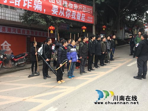 泸县潮河镇开展春节前应急拉练(图1)