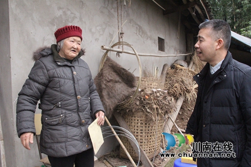 张胜春到泸县海潮镇开展节前走访慰问活动(图3)