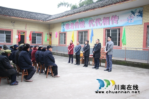 陈佳到泸县潮河镇开展“迎新春送温暖”走访慰问活动(图2)