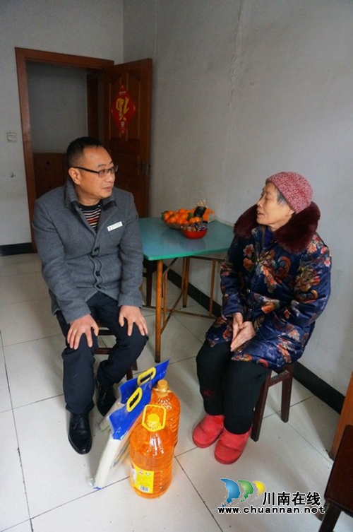 泸州市殡仪馆：兵分两路走基层&nbsp;节前慰问贫困户(图9)