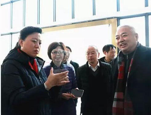流动现场会“开进”园区，市委副书记鞠丽带队督查(图1)