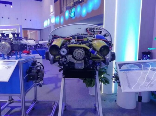 “泸州造”林巴贺发动机明年“亮相”(图1) “泸州造”林巴贺发动机明年“亮相”(图1)