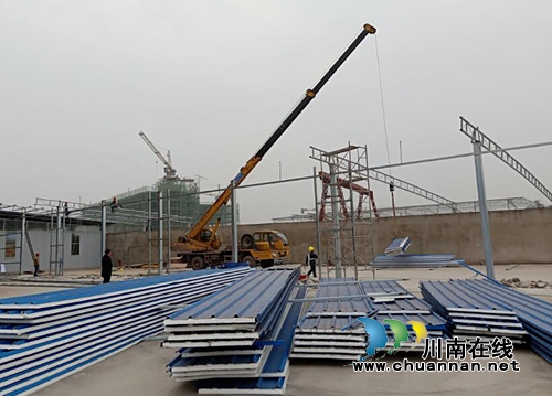 耐心执法&nbsp;龙马潭城管引导拆违三千余平米(图1)